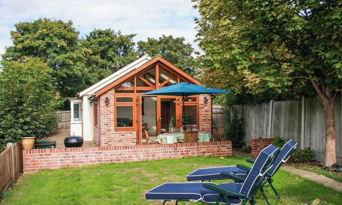 Gorleston-on-Sea Cottage | 2 bedroom accommodation in Gorleston-on-Sea