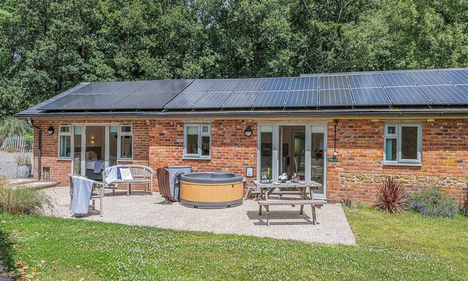 Woolland Cottage | 2 bedroom accommodation in Blandford Forum