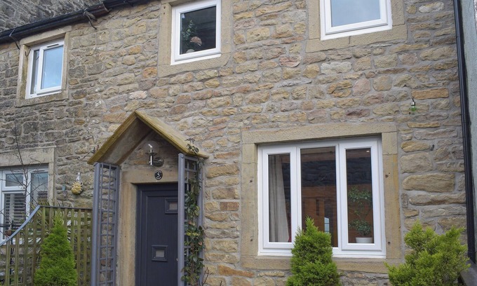 Barnoldswick Cottage | 2 bedroom accommodation in Salterforth, near Barnoldswick