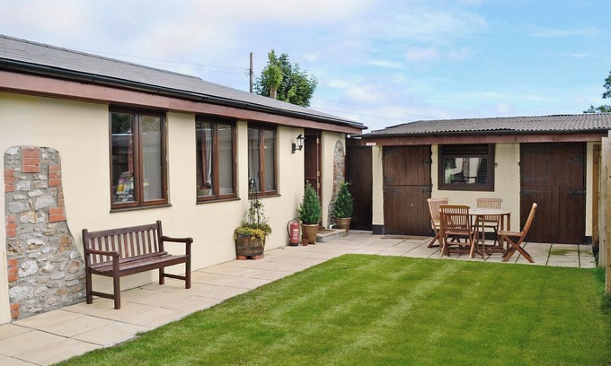 West Buckland Cottage | 2 bedroom accommodation in Clayhidon, near Taunton