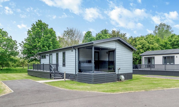 Earls Colne Ski Chalet | 2 bedroom accommodation in Earls Colne, Colchester