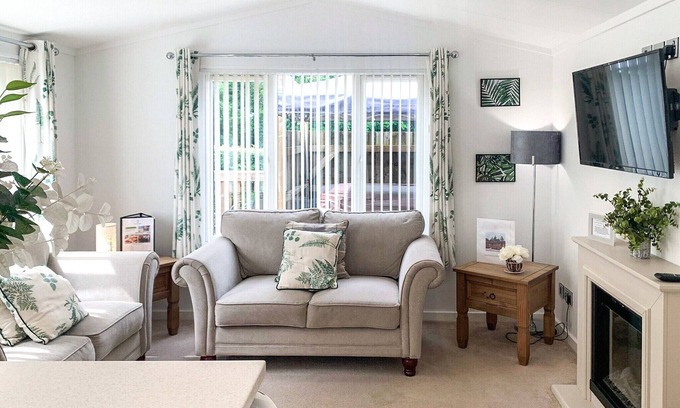 Little Weighton Cabin | 2 bedroom accommodation in Little Weighton, Nr Beverley