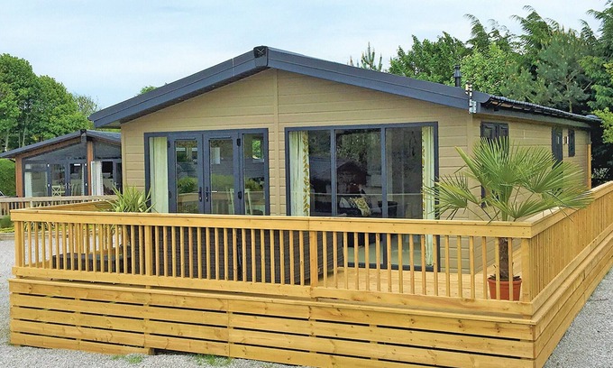 Little Weighton Cabin | 2 bedroom accommodation in Little Weighton, Nr Beverley