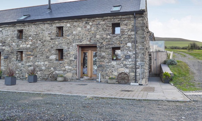 Ballaugh Cottage | 2 bedroom accommodation in Rhen Cullen, near Kirk Michael
