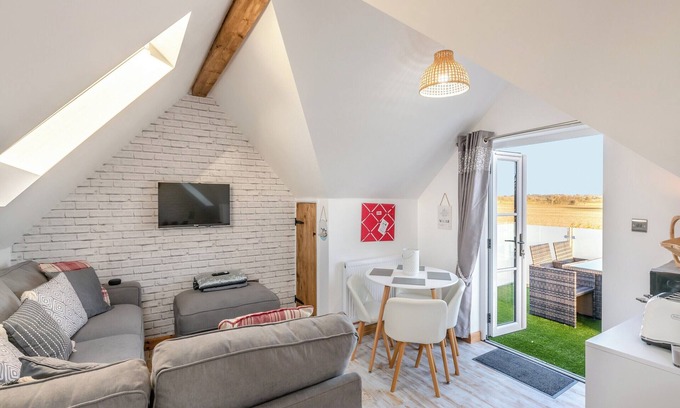 Layer Marney Cottage | 2 bedroom accommodation in Peldon