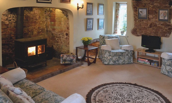 Oake Cottage | 2 bedroom accommodation in Oake, near Taunton