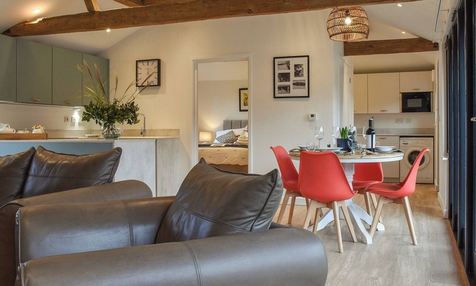 Diss Cottage | 2 bedroom accommodation in Shimpling, near Diss