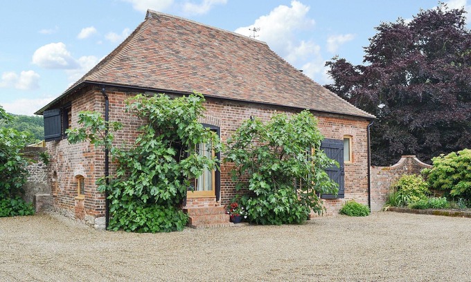 Brabourne Cottage | 2 bedroom accommodation in East Brabourne, near Ashford