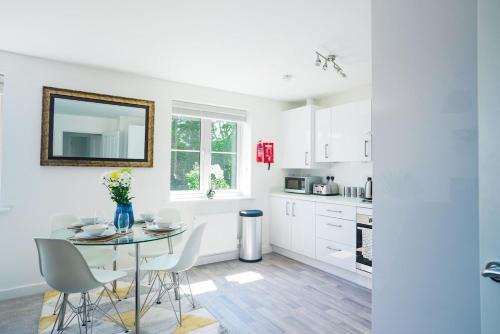 Peterborough Apartment | 2 Bedroom Apartment By Littlepiggyrentals Short Lets & Serviced Accommodation Peterborough With Fast Wi-Fi & Free Parking