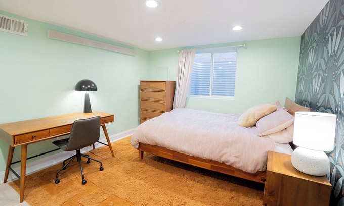 Lander Apartment | 2-Bedroom Apartment with Backyard in Lander