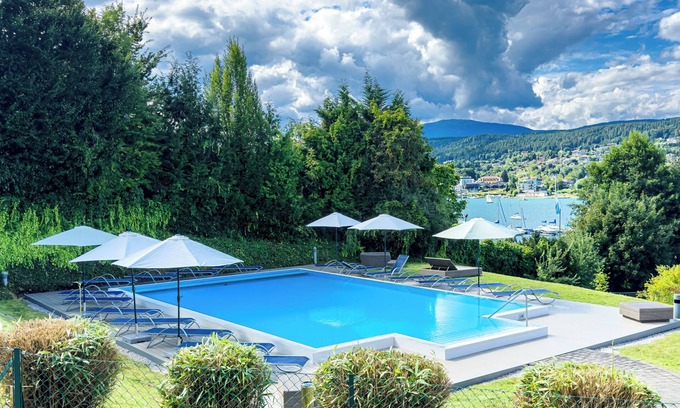 Augsdorf Apartment | 2-bedroom apartment, terrace, private lake access, pool