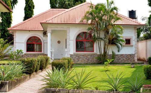 Ibadan Ski Chalet | 2 Bedroom Bungalow in Alalubosa GRA