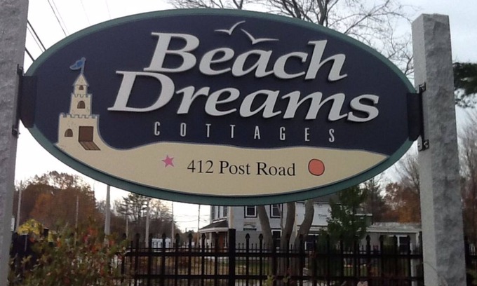 Moody Cottage | 2-bedroom cottage just 3 minutes drive to Moody Beach