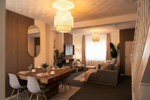 Spennymoor House | 2 Bedroom Cozy Home Sleeps 6 with 1Gb Wi-Fi near Durham & Darlington-Kynren