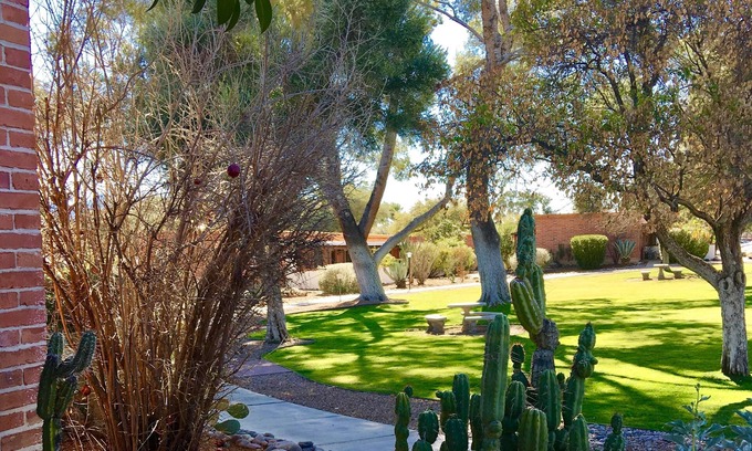 Green Valley Villa | 2-BEDROOM, Cozy West Villa: In the heart of Green Valley, New Appliances & TV!