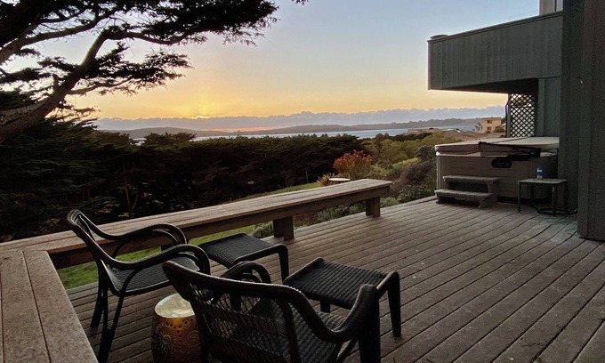 Bodega Bay House | 2-bedroom home with sunset views, hot tub, vaulted ceilings, piano, Bodega Bay