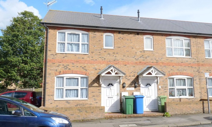 Sittingbourne House | 2-bedroom house near town with Superfast Wi-Fi