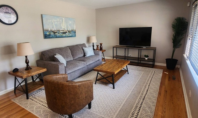 Waukegan House | 2-bedroom house in peaceful Waukegan with WiFi, AC