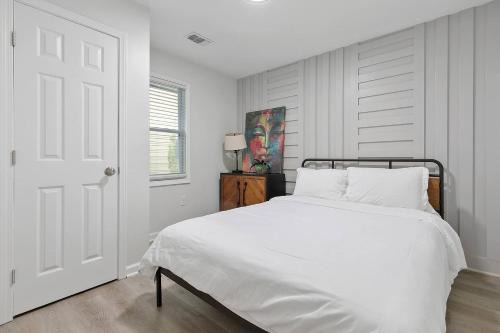 Clarkdale Apartment | 2 bedroom Rustic Duplex-Free Parking