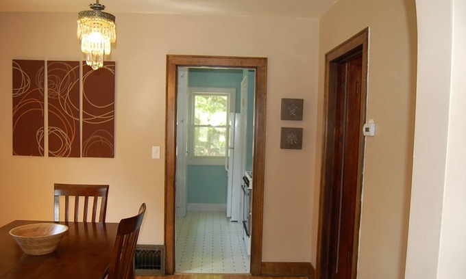 Mason City House | 2 bedrooms, 2 bath, fenced in yard and a single stall garage.