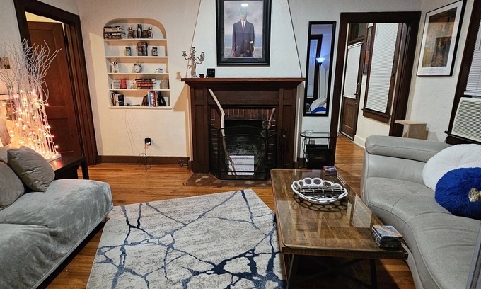 Gainesville Cottage | 2 Blocks to UF Campus in Midtown & 10min Walk to Ben Griffin Stadium, Free Wi-Fi