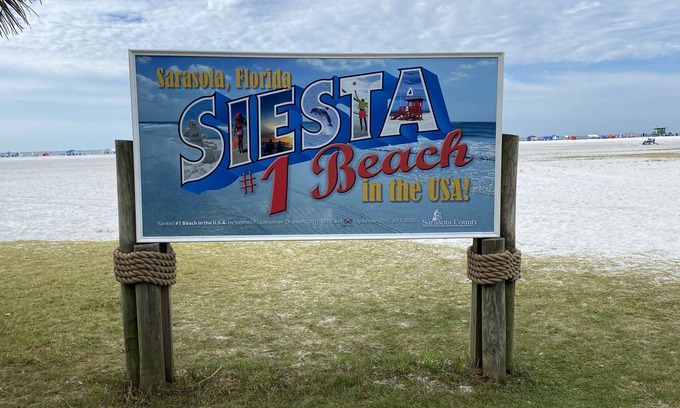 Siesta Key Condo | 2 BR Condo-Short Walk to Siesta Beach/One 25 lbs Dog Allowed/Jan26 Special