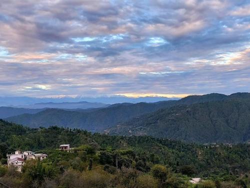 Mukteshwar Villa | 2 BR Sky Cottages In Mukteswar