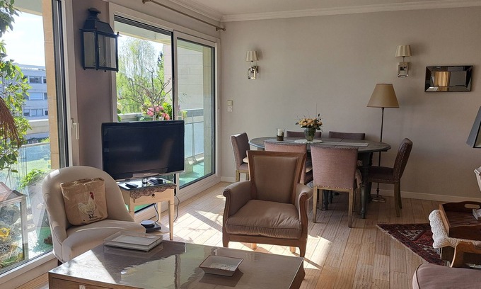 Bailly Apartment | 2 Chambre = Salle de Bain Dans Appartement Standing Proche IO Equitation Paris