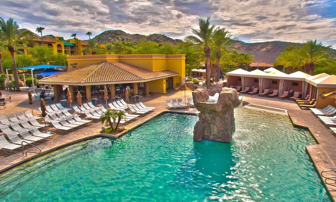 North Mountain Hotel | 2 Connecting Suites at a 4⭐️ Hotel