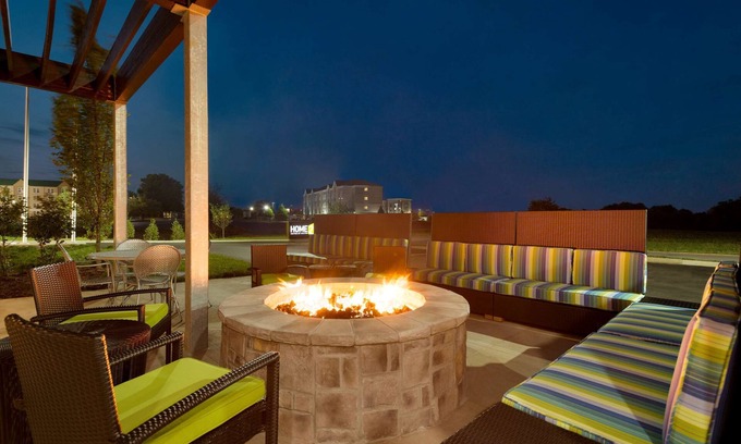 Clarksville Apartment | 2 Connecting Suites at a Hotel