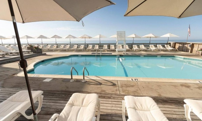 Montauk Hotel | 2 Courtyard Balcony Double Queen at Marram