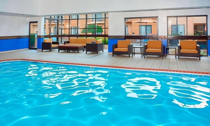 Auburn Hills Resort | 2 Deluxe King Units, Perfect for Families, Indoor Swimming Pool & Pet-friendly!