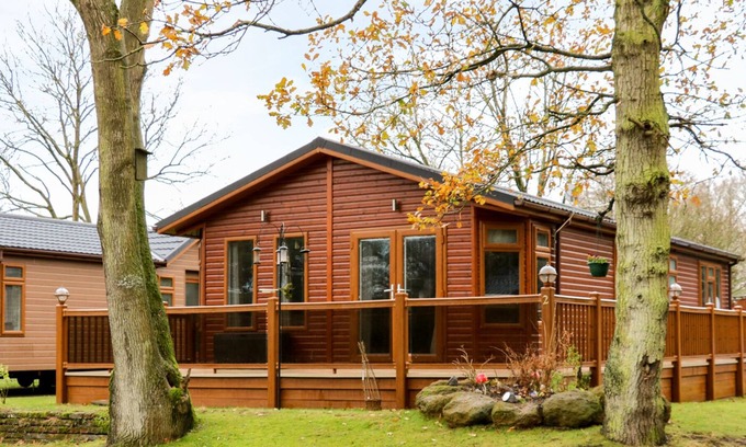 Haveringland Cabin | 2 HAVERINGLAND HALL HOLIDAY LODGE PARK in Reepham, Norwich