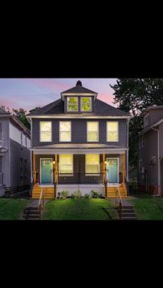 Livingston Park House | 2 homes side by side downtown with fenced yard and hot tub