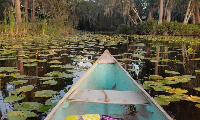 Keystone House | 2 kitchens, Canoe, kayak on Sunset Lake + 700sqf apt Perfect for family getaways