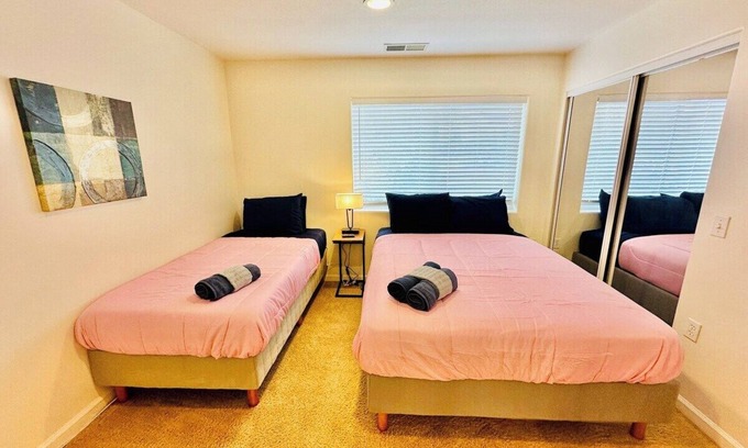 Reno House | 2 Masters, 3 TVs, Sleeps 7/D8