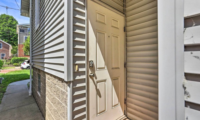 Tremont Cottage | ~ 2 Mi to Downtown - Cozy Cleveland Unit