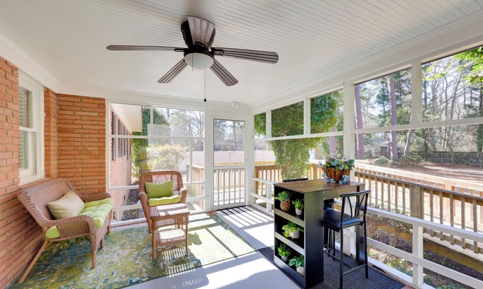Greenville House | < 2 Mi to ECU: Cozy Greenville Getaway for Fall