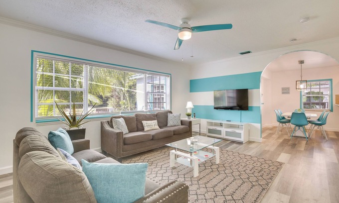 Royal Poinciana Cottage | 2 Mi to Hollywood Beach: Pet-Friendly Cottage