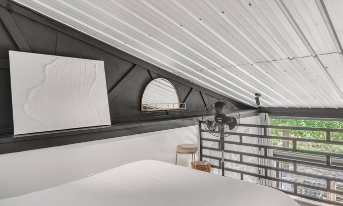 Starkville House | 2 Mi to MSU | Tiny Home w/Deck + Forest Views