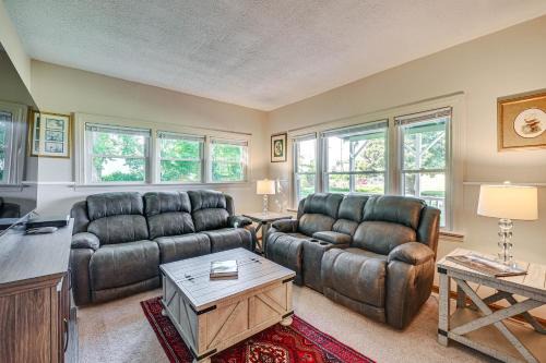 Oak Grove House | 2 Mi to Oak Grove Racing and Gaming Home on 1 Acre