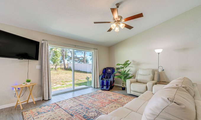 Dunnellon House | 2 Mi to Rainbow Springs: Home w/Hot Tub!