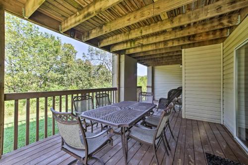 Indian Point Apartment | 2 Mi to Silver Dollar City Branson Resort Condo