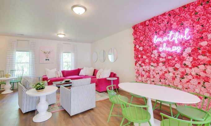 Bettendorf House | 2 Mi to TBK Bank Sports Complex: Townhome w/Patio