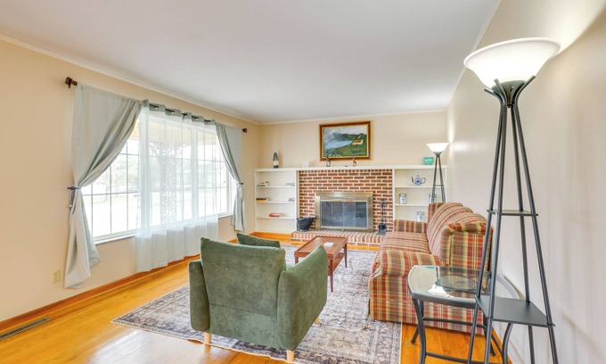 Etowah House | 2 Mi to Town: Rustic East Tennessee Home!