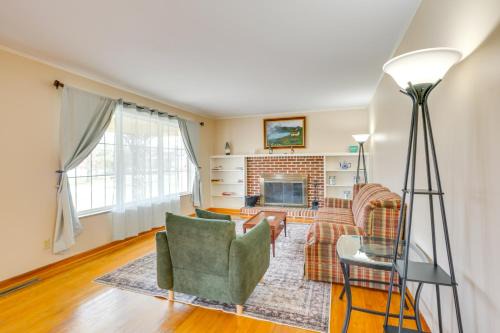 Etowah House | 2 Mi to Town Rustic East Tennessee Home!