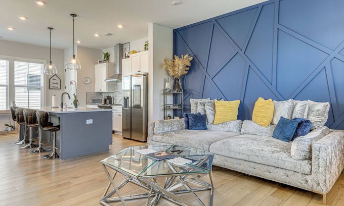 Chosewood Park House | 2 Mi to Zoo Atlanta: Modern Townhome w/Balcony