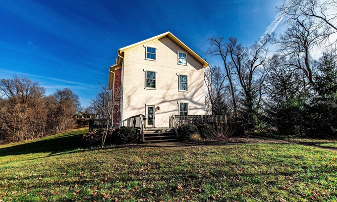 Michigan City Apartment | 2 miles from Dunes National Park. A Unique Boutique Hotel.