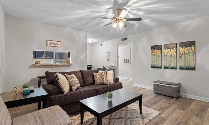 Chapel Hill Apartment | 2 miles from UNC Campus & Hospital. Fitness center, clubhouse, pool & dog park!