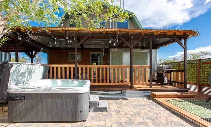 Prescott Heights Cabin | 2 miles to downtown Whiskey Row! Cozy Boulder Cabin is family friendly with spa!